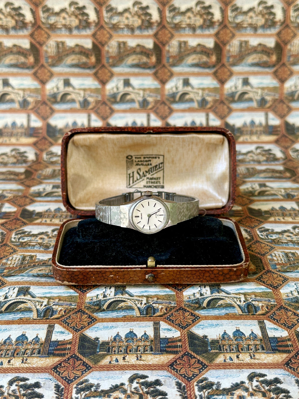 1970s Seiko Hi-Beat silver-plated round mechanical watch