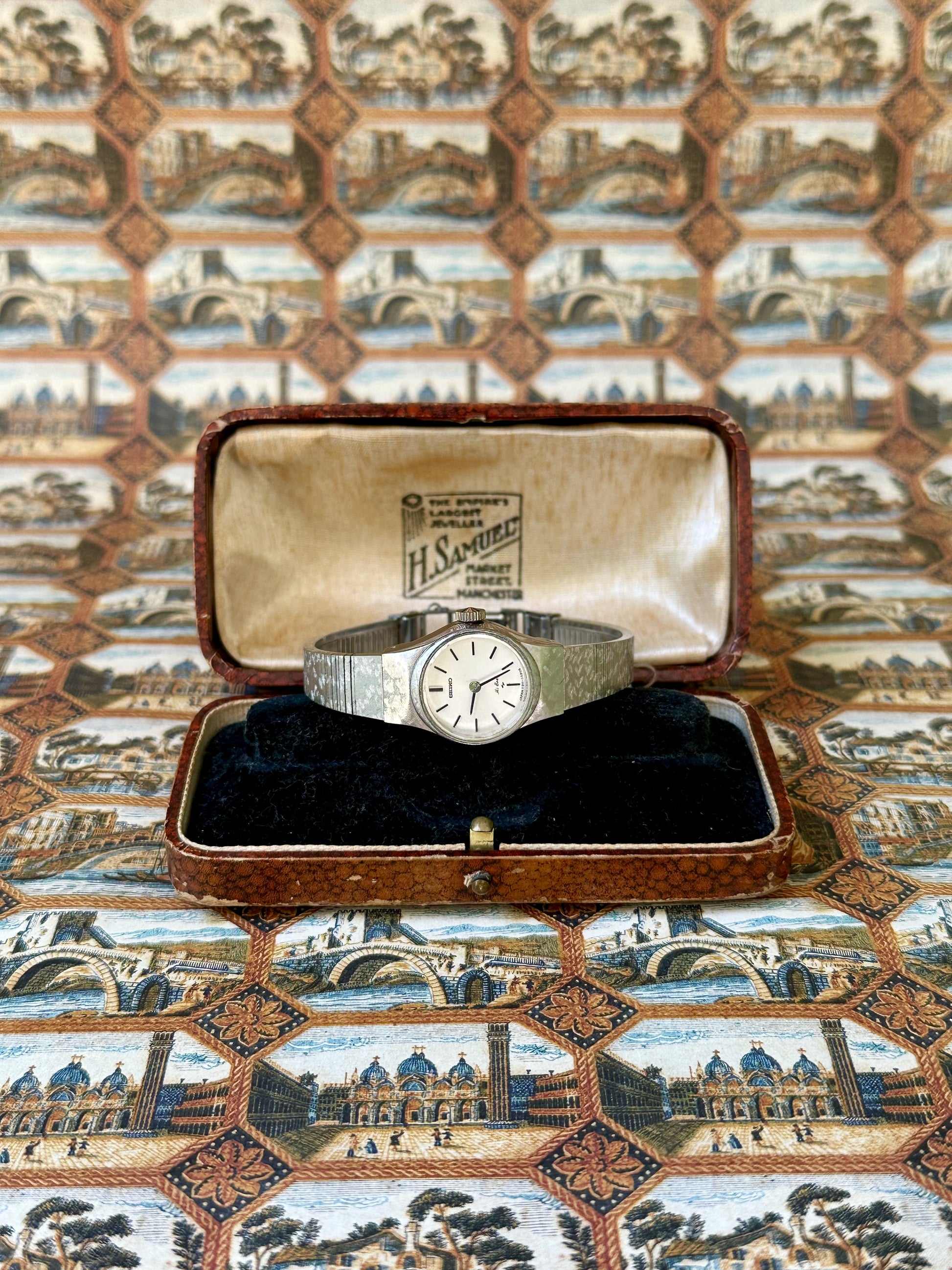 1970s Seiko Hi-Beat silver-plated round mechanical watch