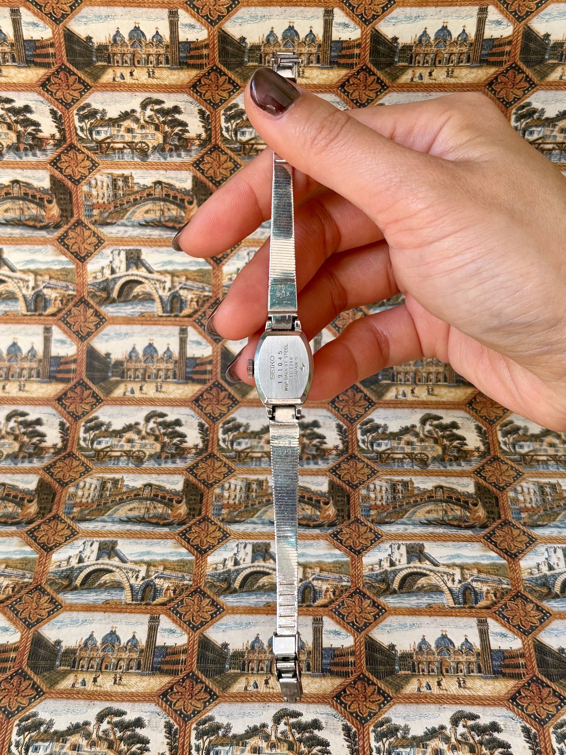 1970s Seiko 17 jewels silver-plated mechanical watch