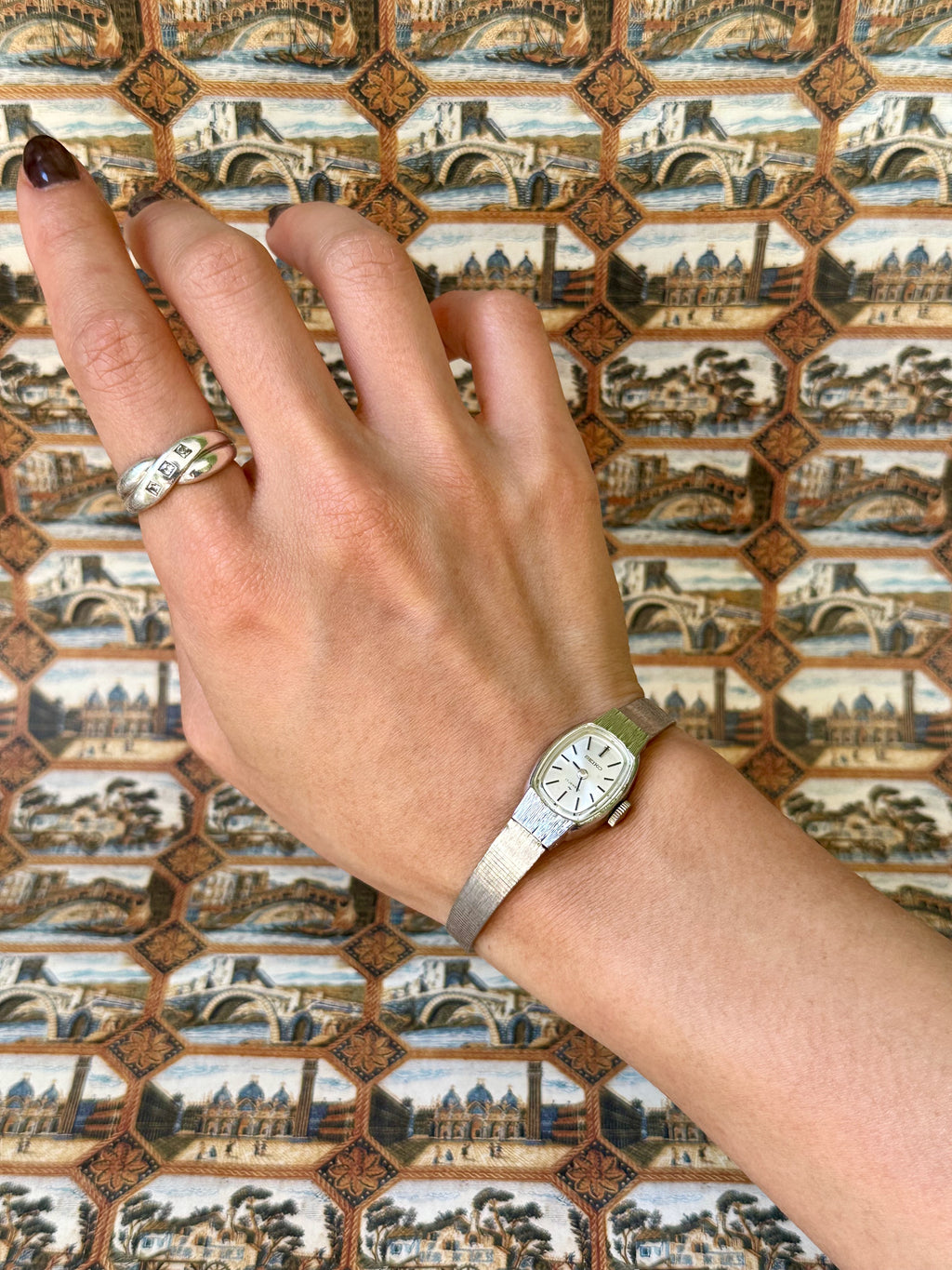 1970s Seiko 17 jewels silver-plated mechanical watch
