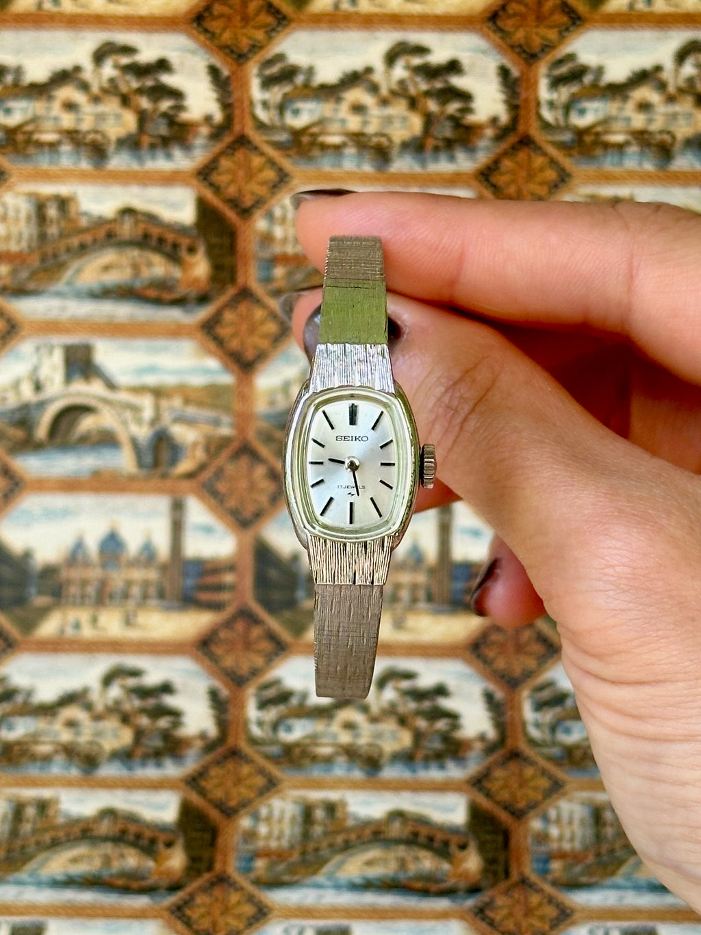 1970s Seiko 17 jewels silver-plated mechanical watch
