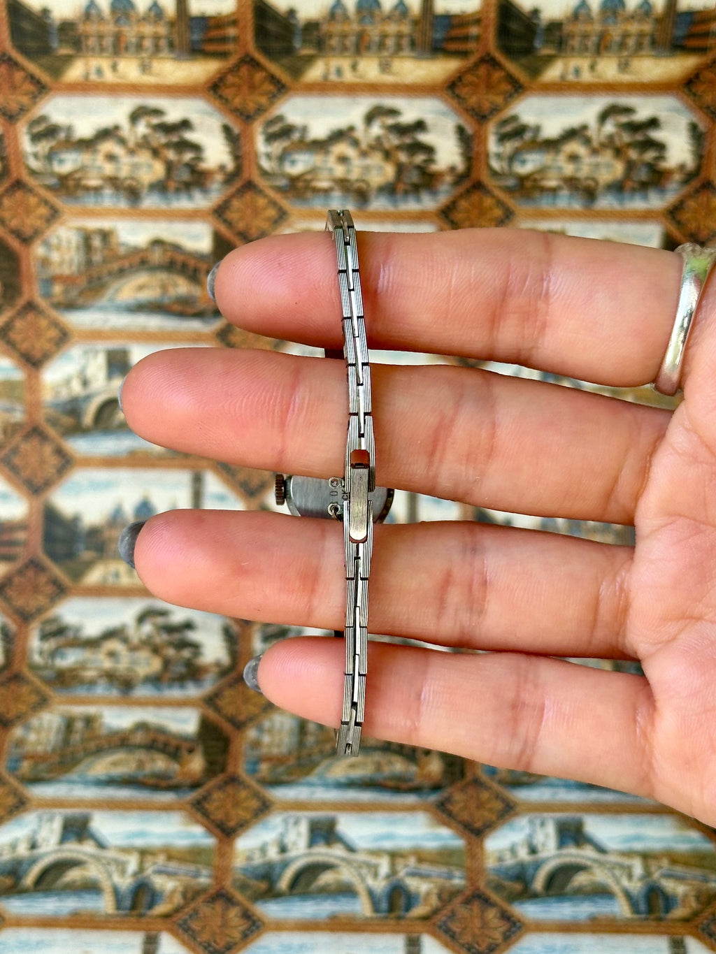 1970s Seiko 21 jewels silver-plated slim mechanical watch