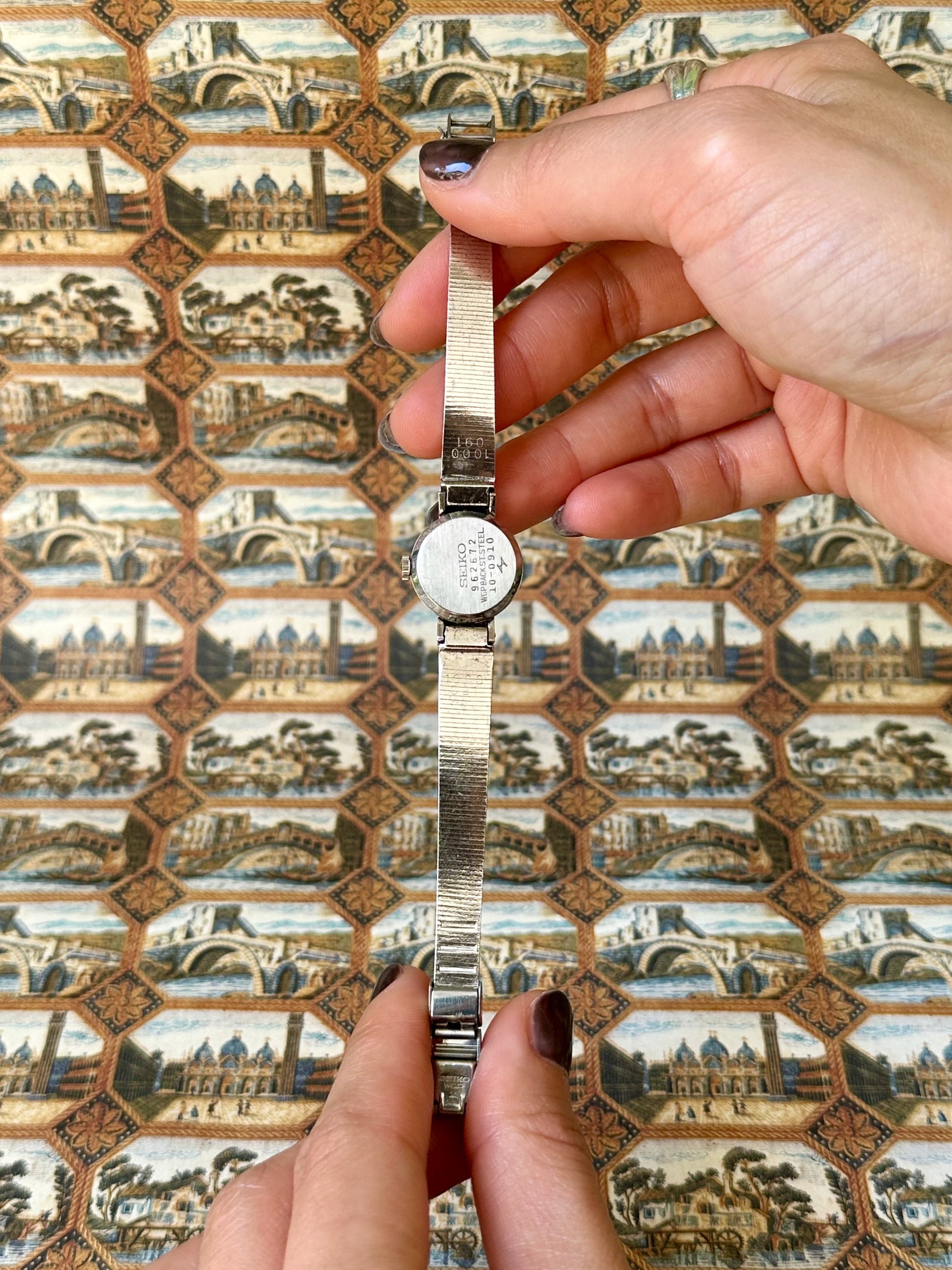 1970s Seiko 17 jewels silver-plated round mechanical watch