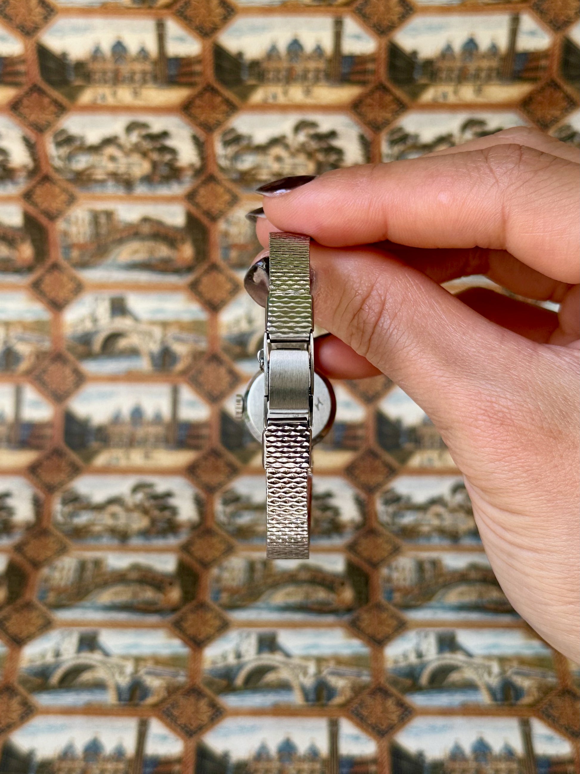 1970s Seiko 17 jewels silver-plated round mechanical watch