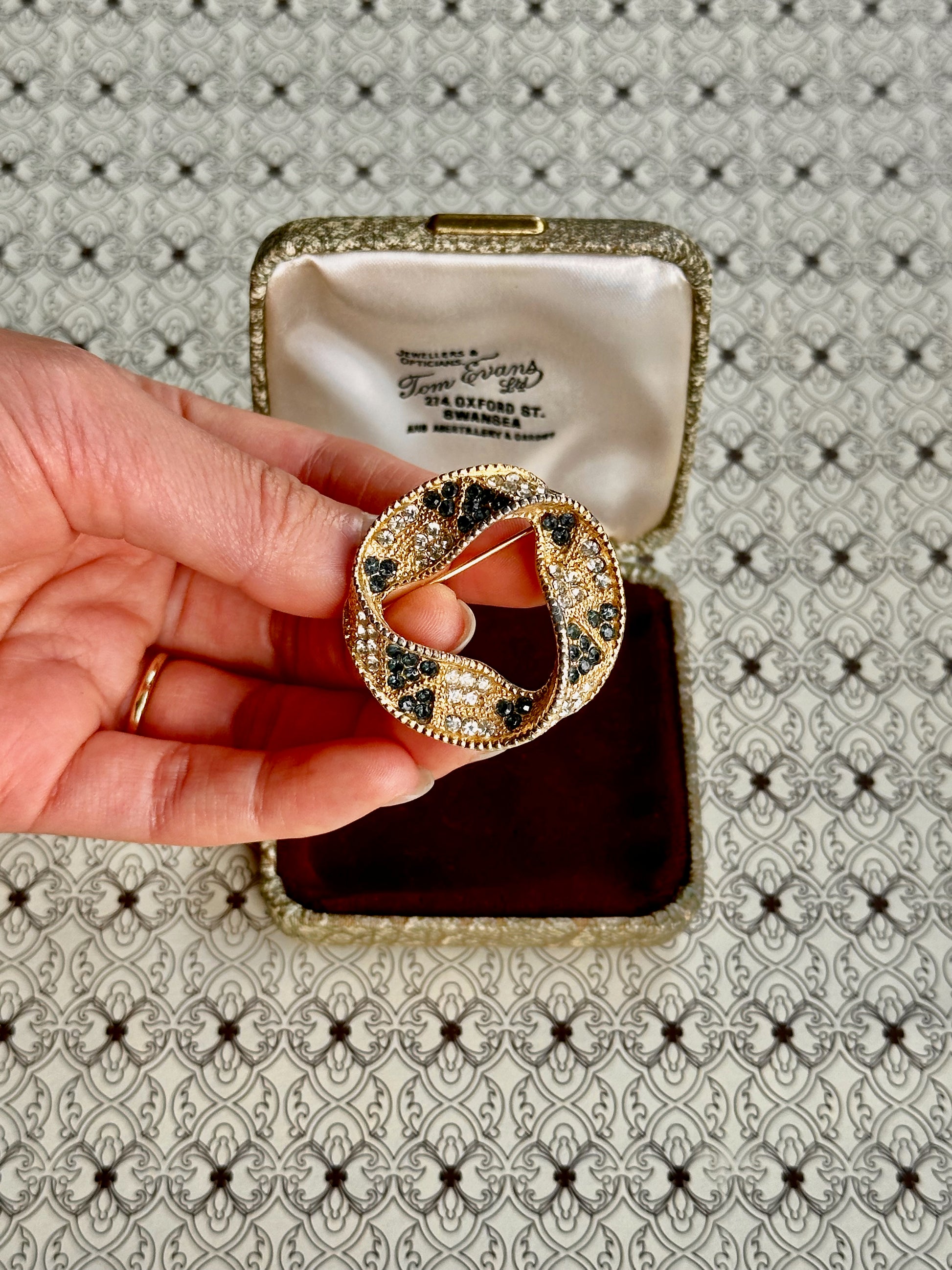1970s Blue and White Stone Gold-Plated Brooch