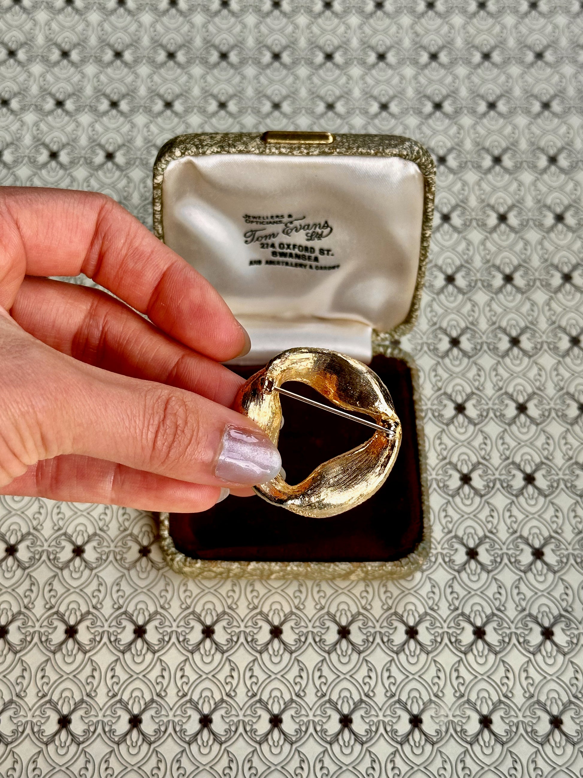1970s Blue and White Stone Gold-Plated Brooch