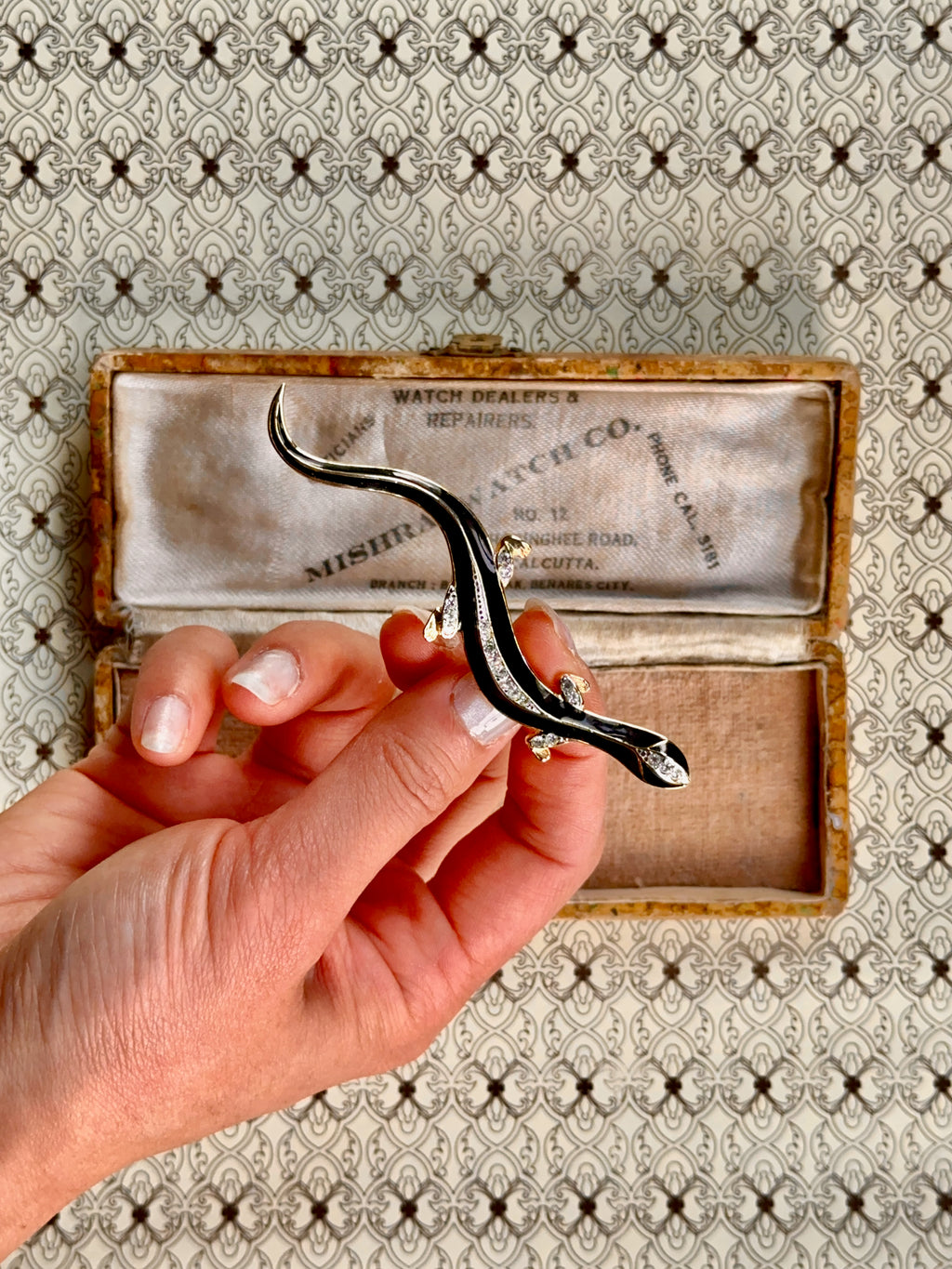 Vintage Lizard Black Enamel and Rhinestone Brooch