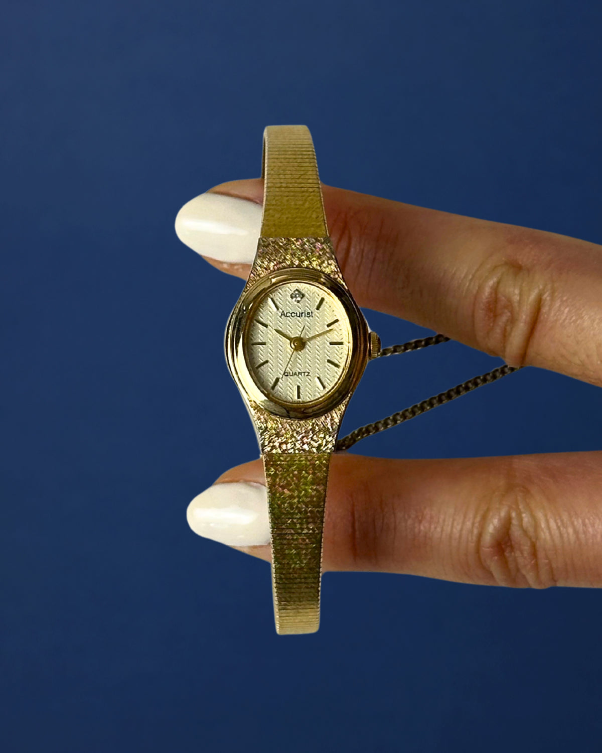 1980s Accurist stone accent oval gold-plated quartz watch