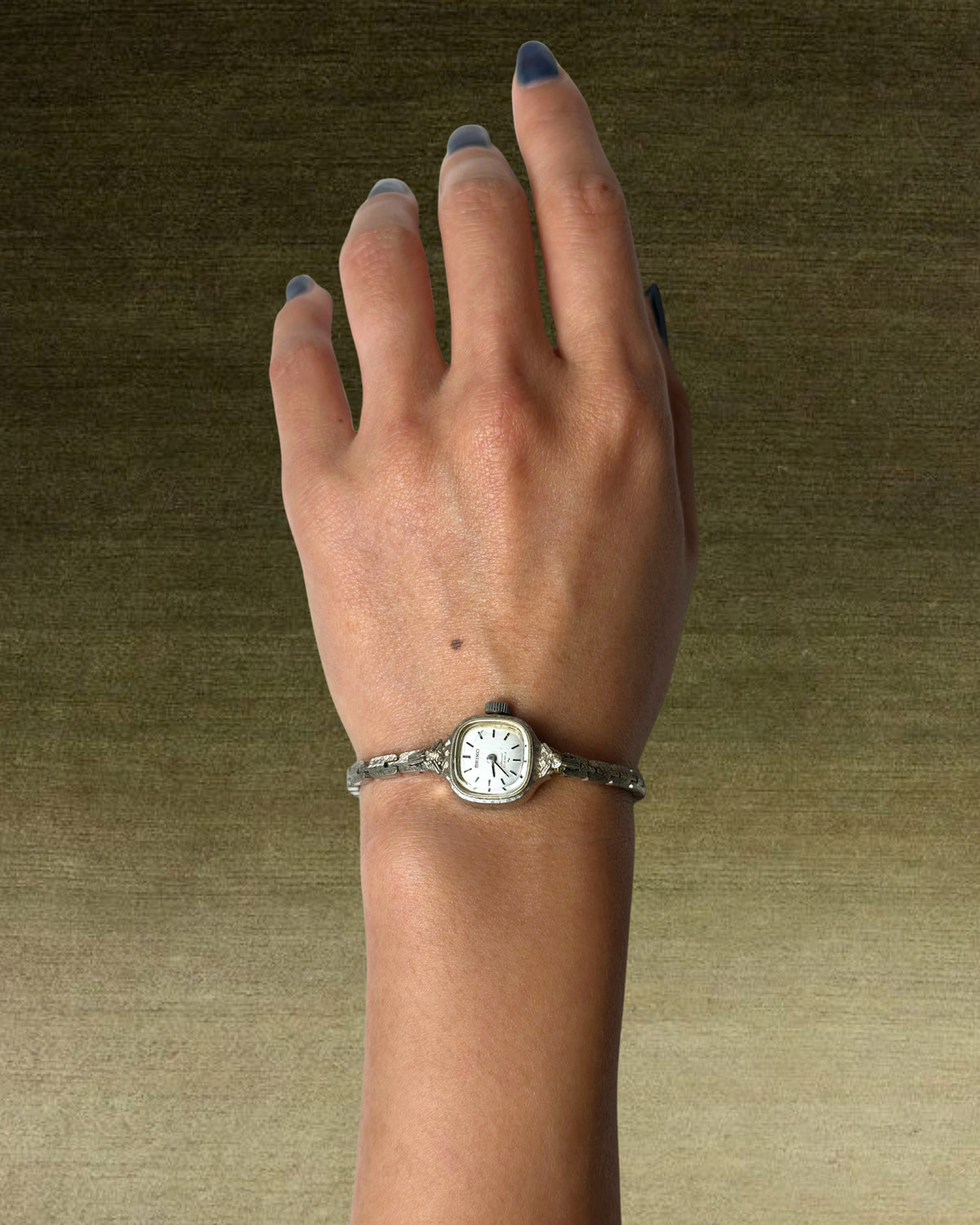 1970s Seiko dainty silver-plated mechanical watch