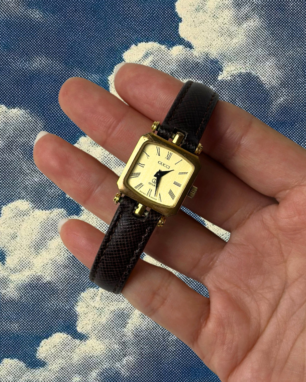 1980s Gucci striped case brown leather quartz watch