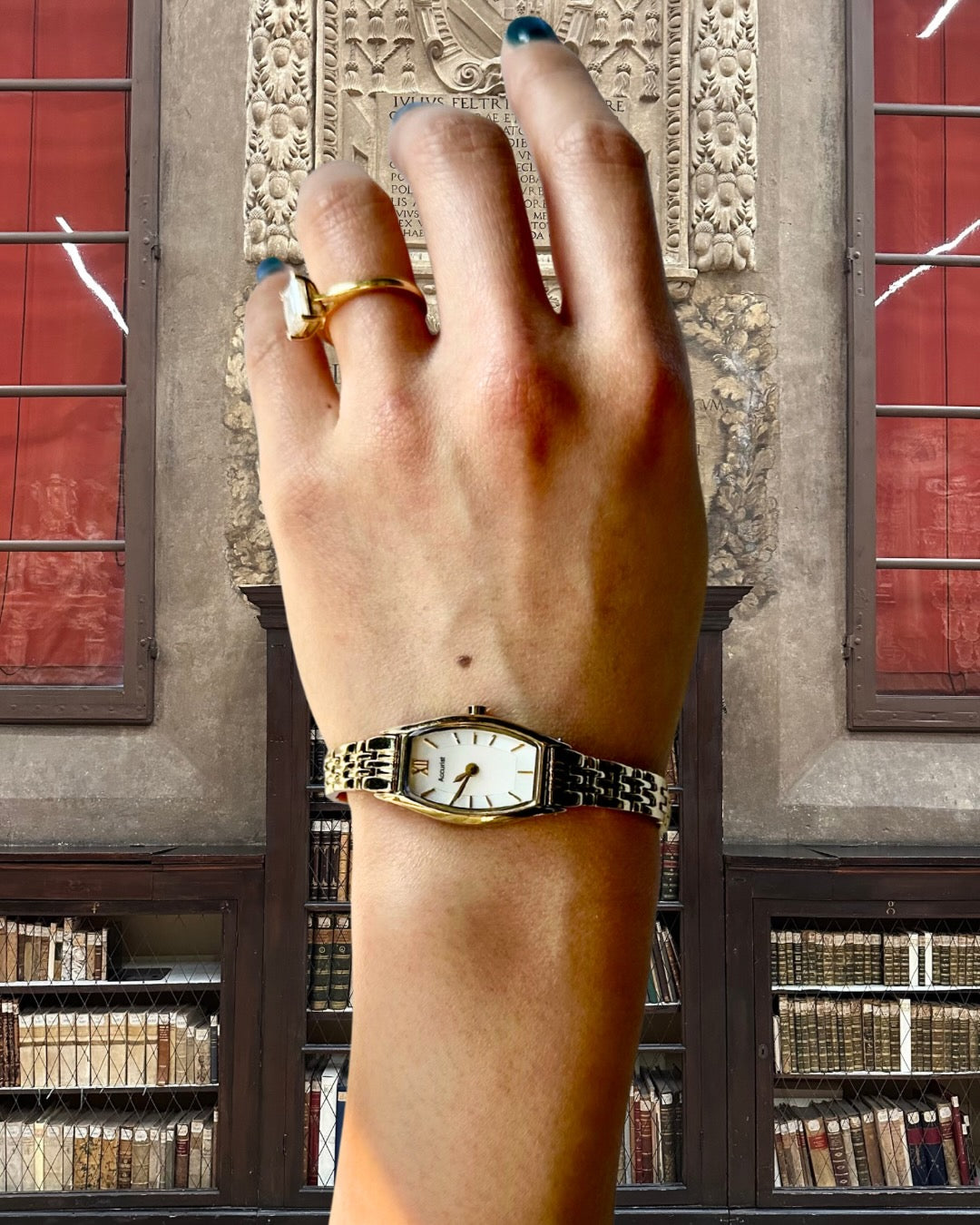 1980s Accurist Roman and Stick Dial Gold-Plated Quartz Watch