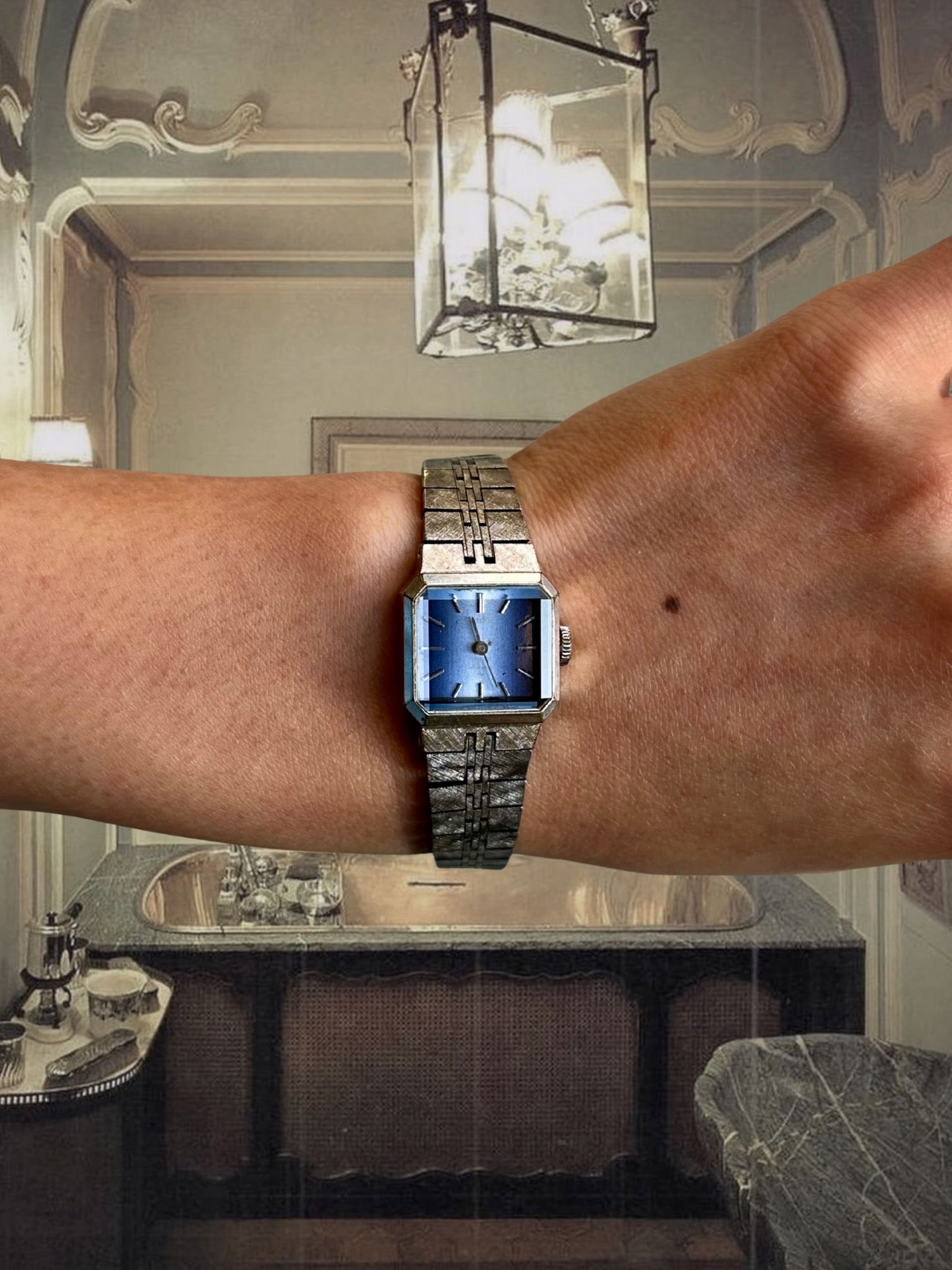 1970s Seiko blue dial silver-plated mechanical watch