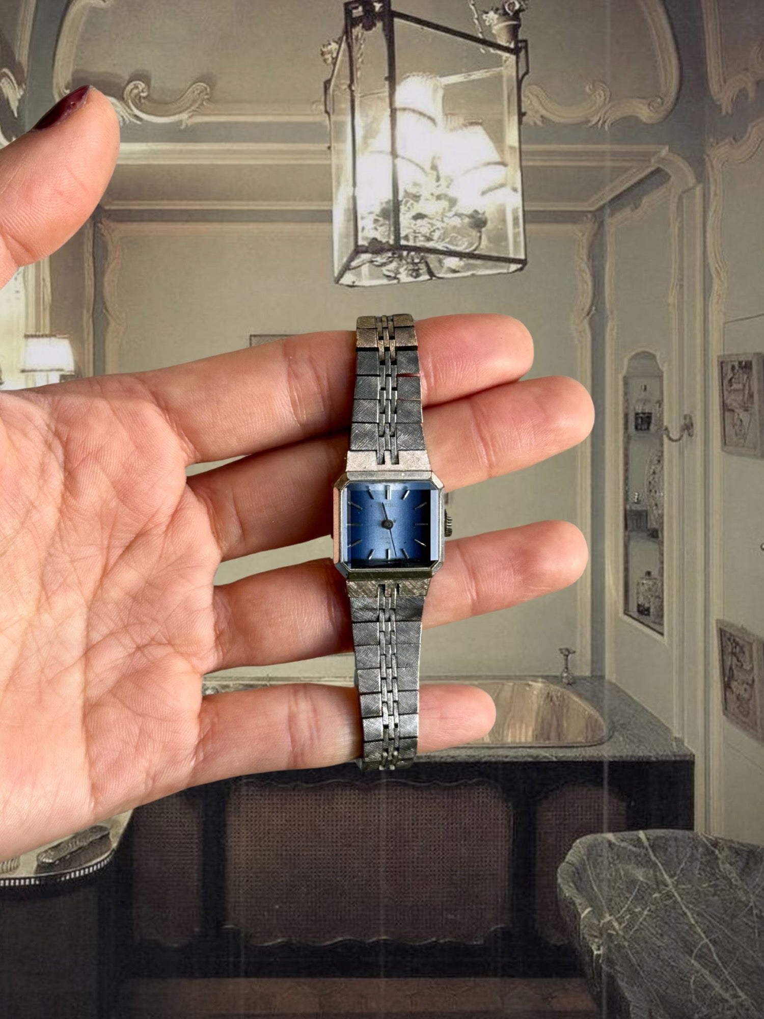 1970s Seiko blue dial silver-plated mechanical watch