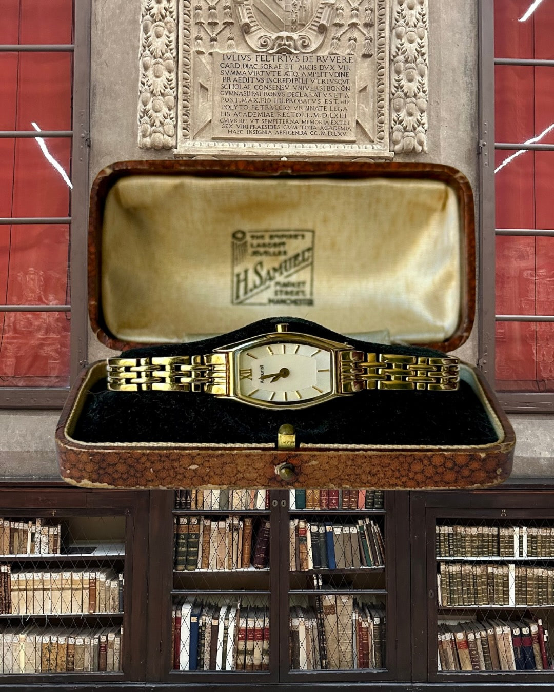 1980s Accurist Roman and Stick Dial Gold-Plated Quartz Watch