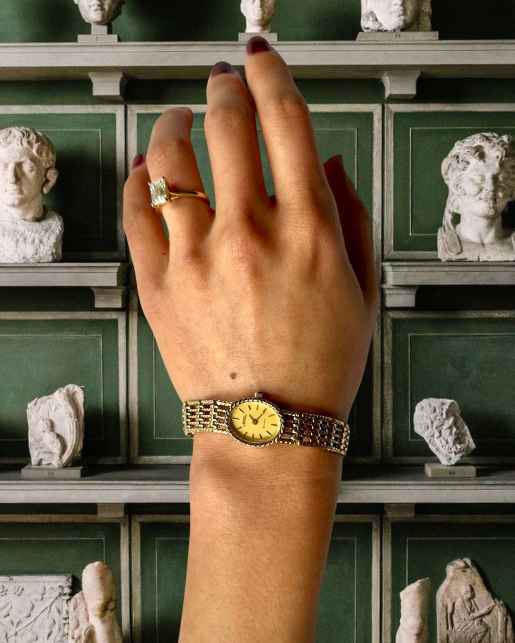 1970s Imado Hollow Chain Gold-Plated Quartz Watch