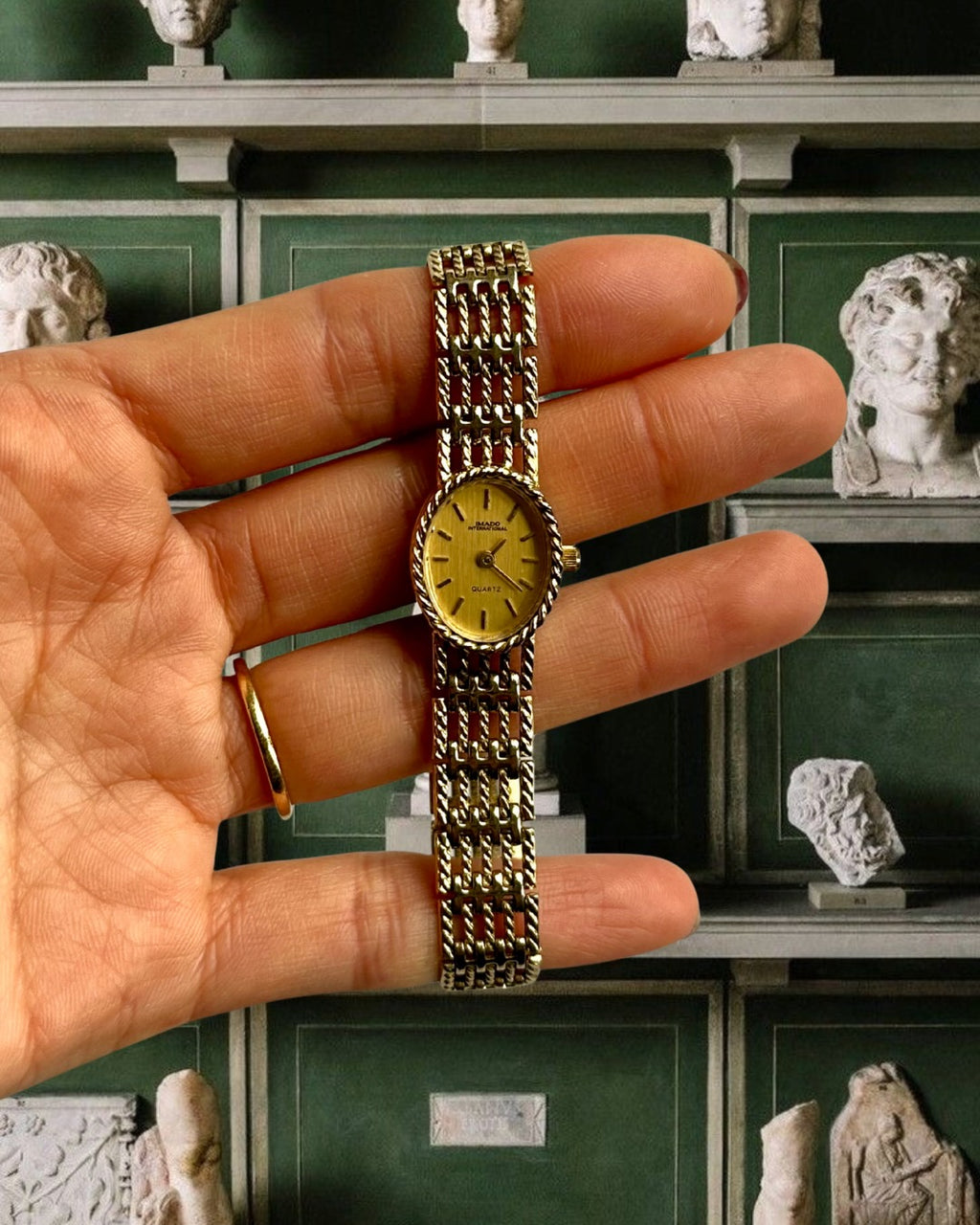 1970s Imado Hollow Chain Gold-Plated Quartz Watch