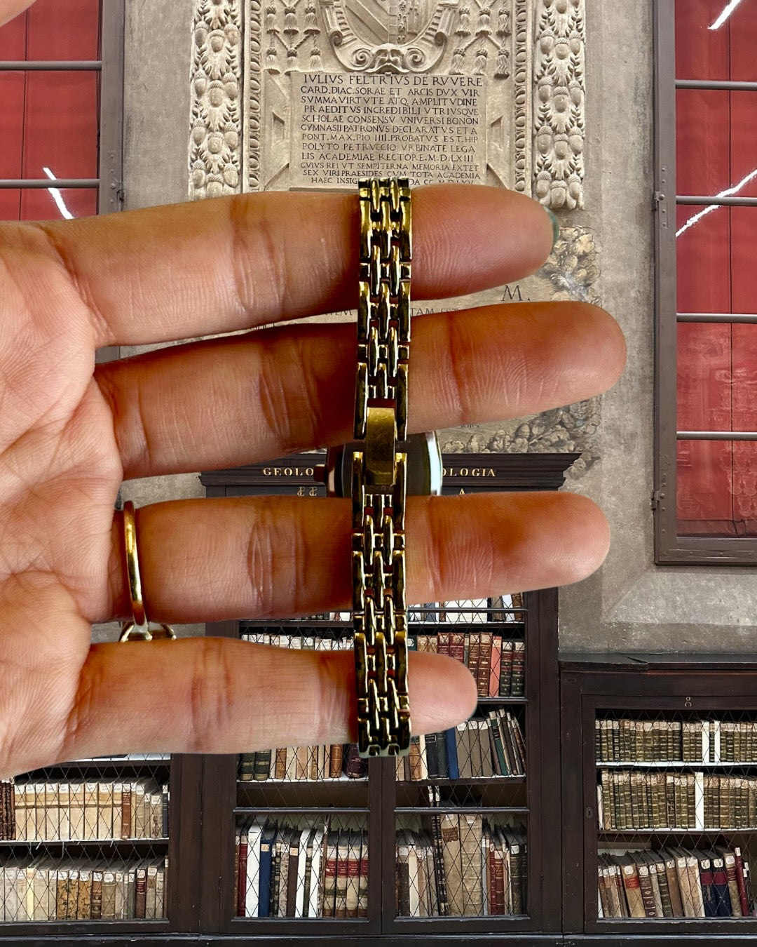 1980s Accurist Roman and Stick Dial Gold-Plated Quartz Watch