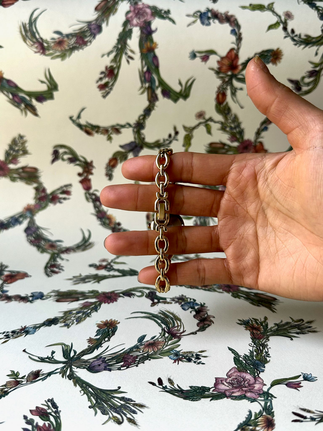 1980s Limit rhinestone gold-plated quartz watch