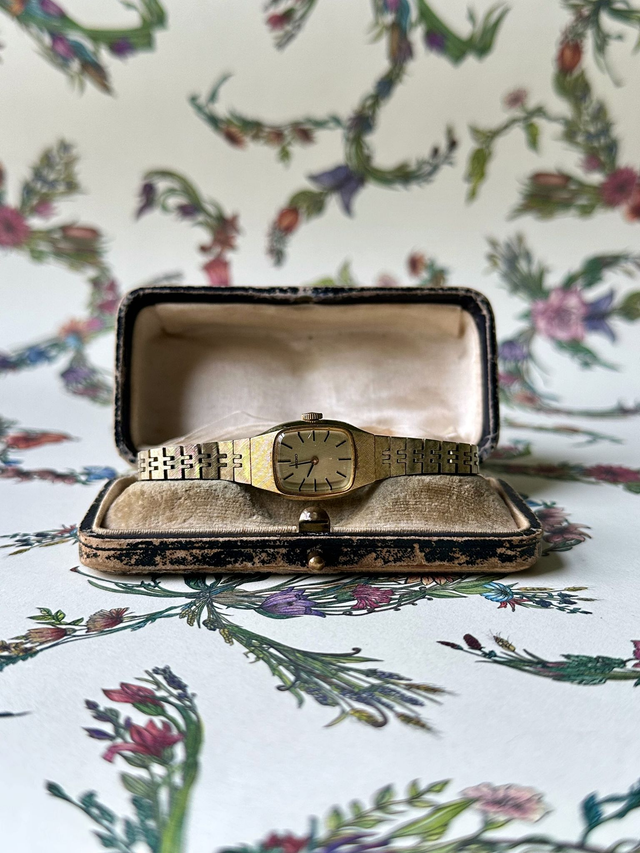 1980s Seiko gold-plated minimal mechanical watch
