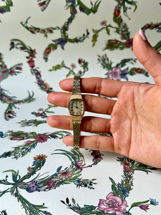 1980s Seiko gold-plated minimal mechanical watch