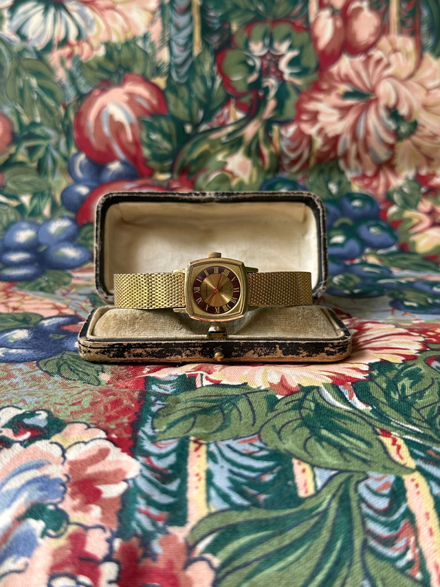 1980s Sekonda Red & Gold-Tone Mechanical Watch