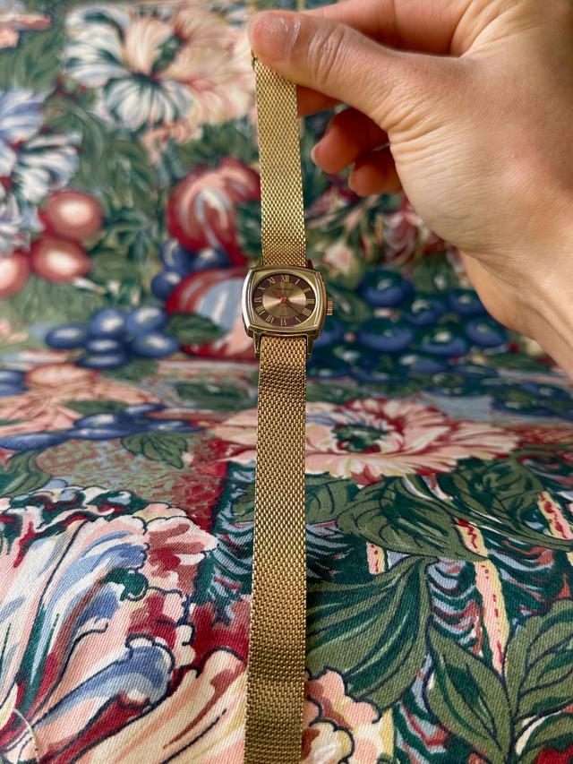 1980s Sekonda Red & Gold-Tone Mechanical Watch