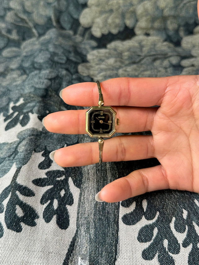 Vintage Corvette Black Dial Bangle Mechanical Watch