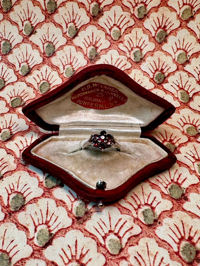 Vintage garnet flower silver ring