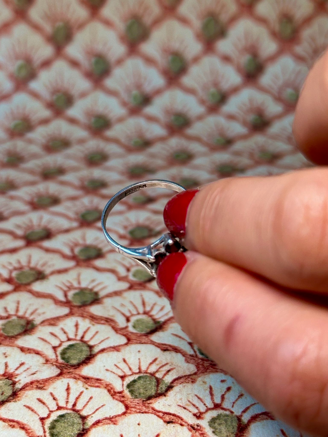 Vintage garnet flower silver ring