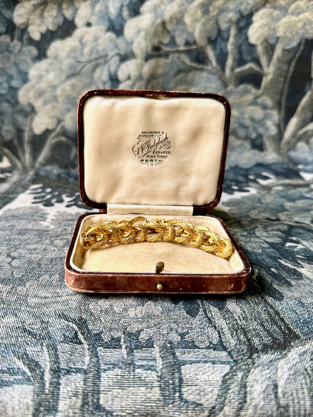 Vintage gold-plated knotted bracelet