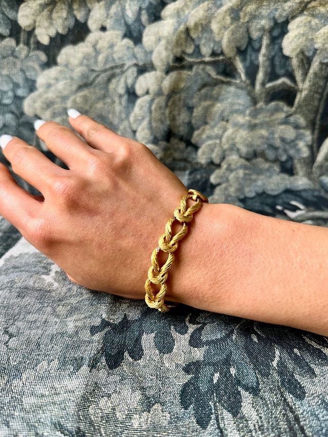 Vintage gold-plated knotted bracelet