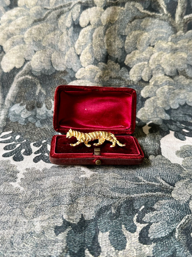Vintage gold-plated tiger brooch