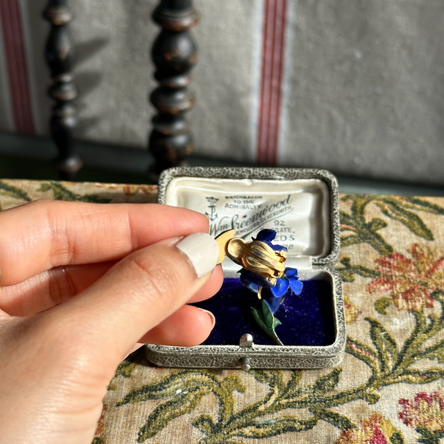 Vintage violet clip-on earrings