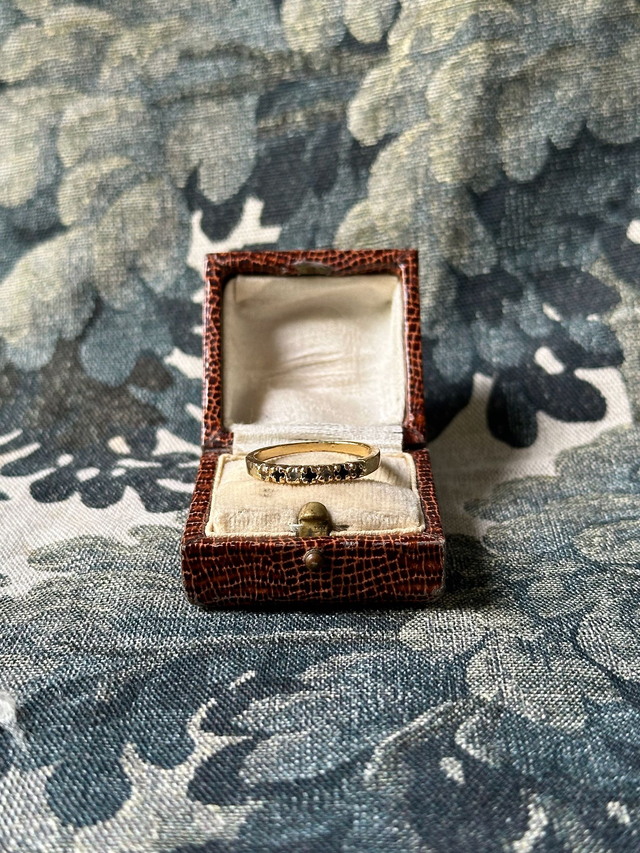 Vintage white and navy stone slim ring