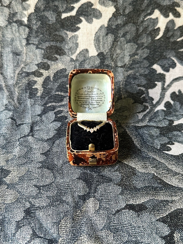 Vintage Slim V-Shaped Pavé Ring