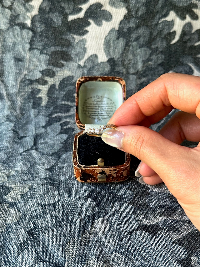 Vintage Slim V-Shaped Pavé Ring