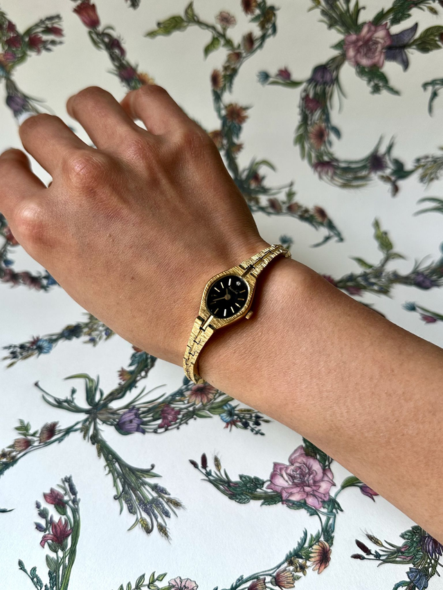 1980s Accurist Midnight black dial quartz watch