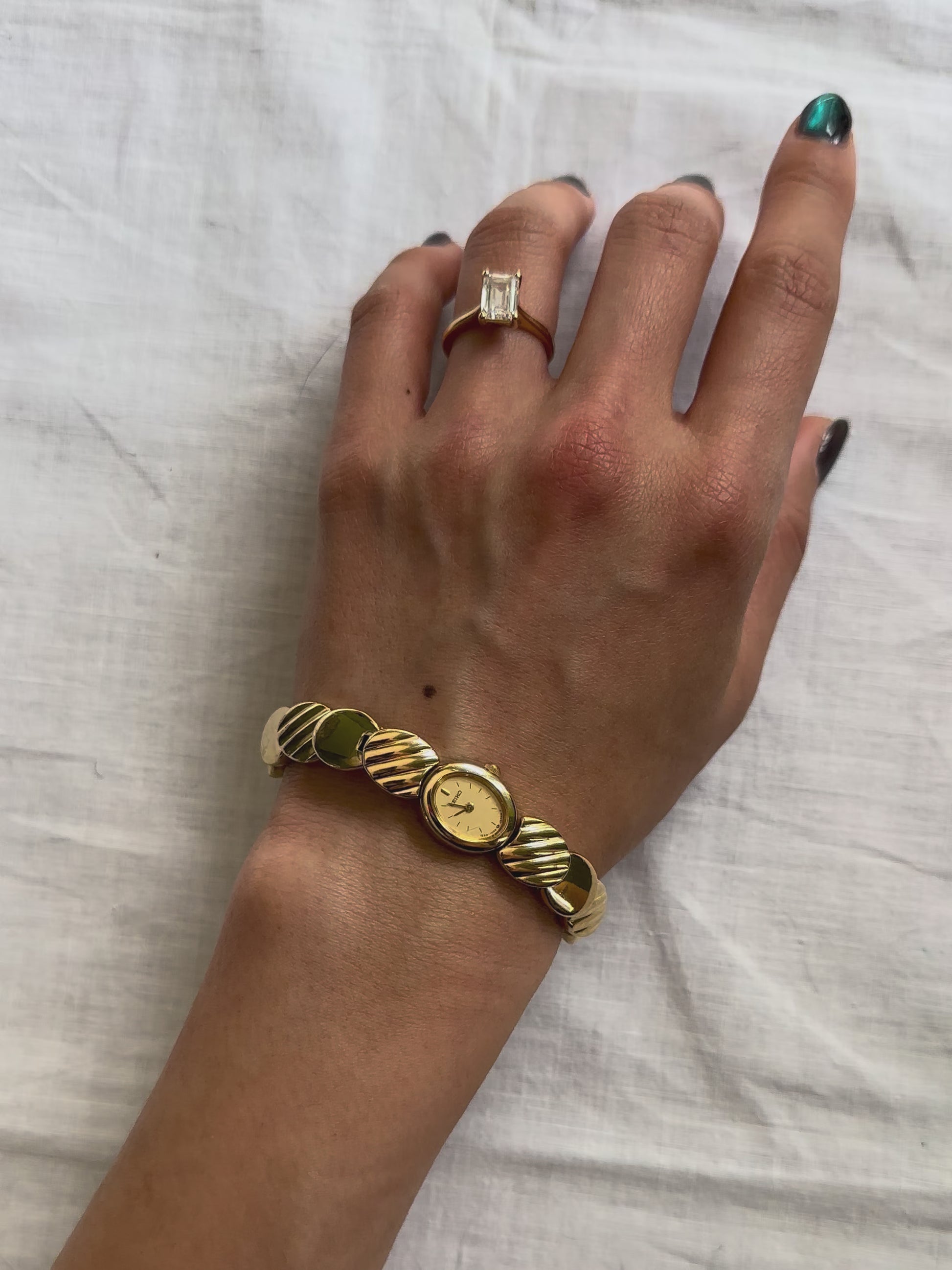 1980s Seiko Oval Disc Quartz Watch