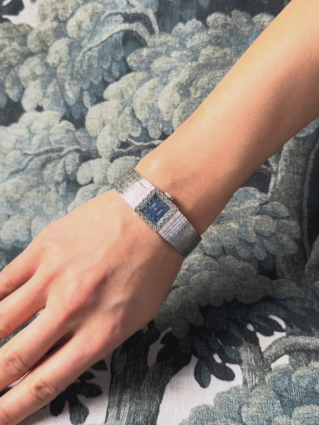 1970s Everite blue square dial silver-plated mechanical watch