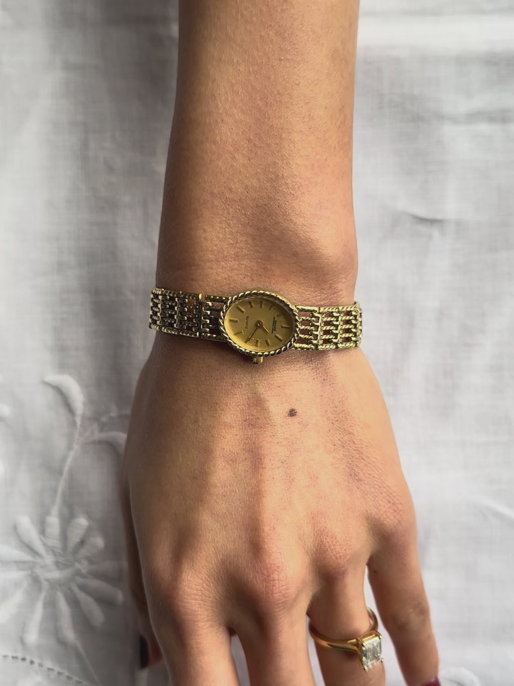 1970s Imado Hollow Chain Gold-Plated Quartz Watch