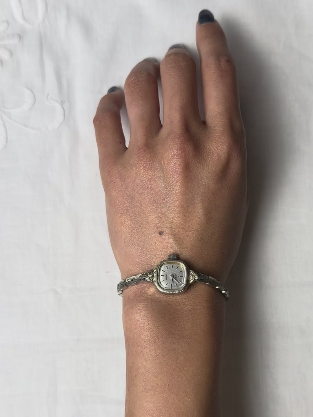 1970s Seiko dainty silver-plated mechanical watch
