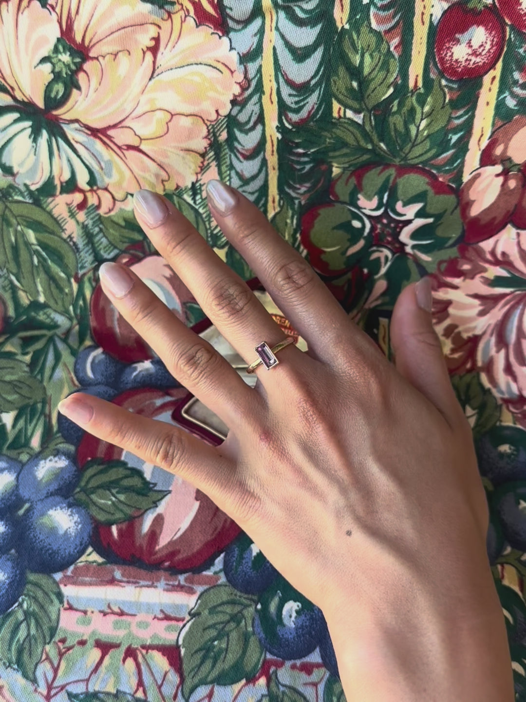 Vintage Lilac Baguette Rose Gold-Tone Ring