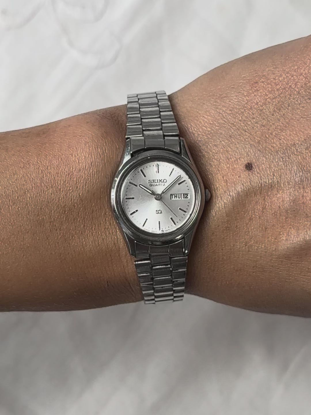 1980s Seiko date window silver-tone quartz watch