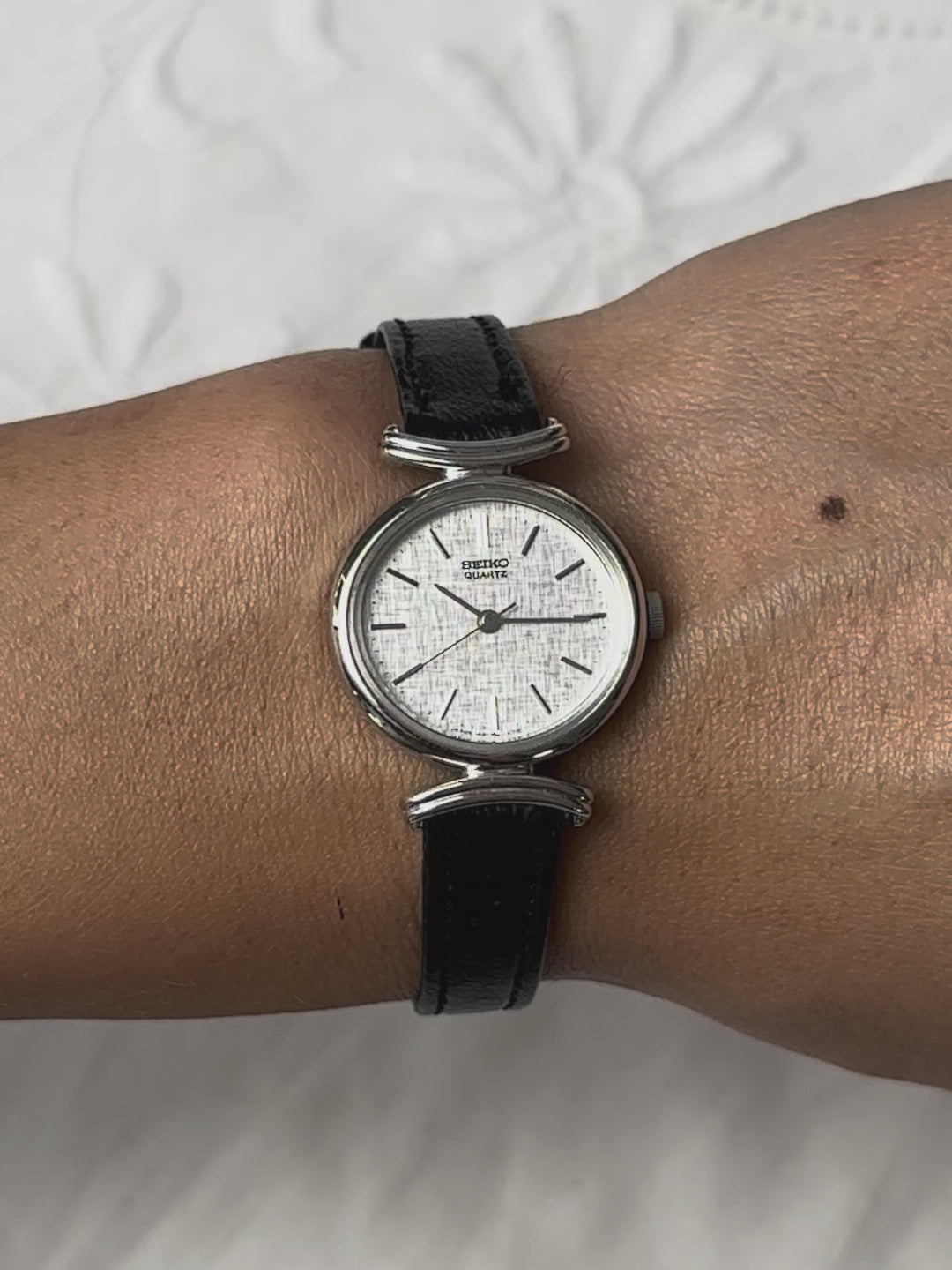 1980s Seiko round black leather quartz watch