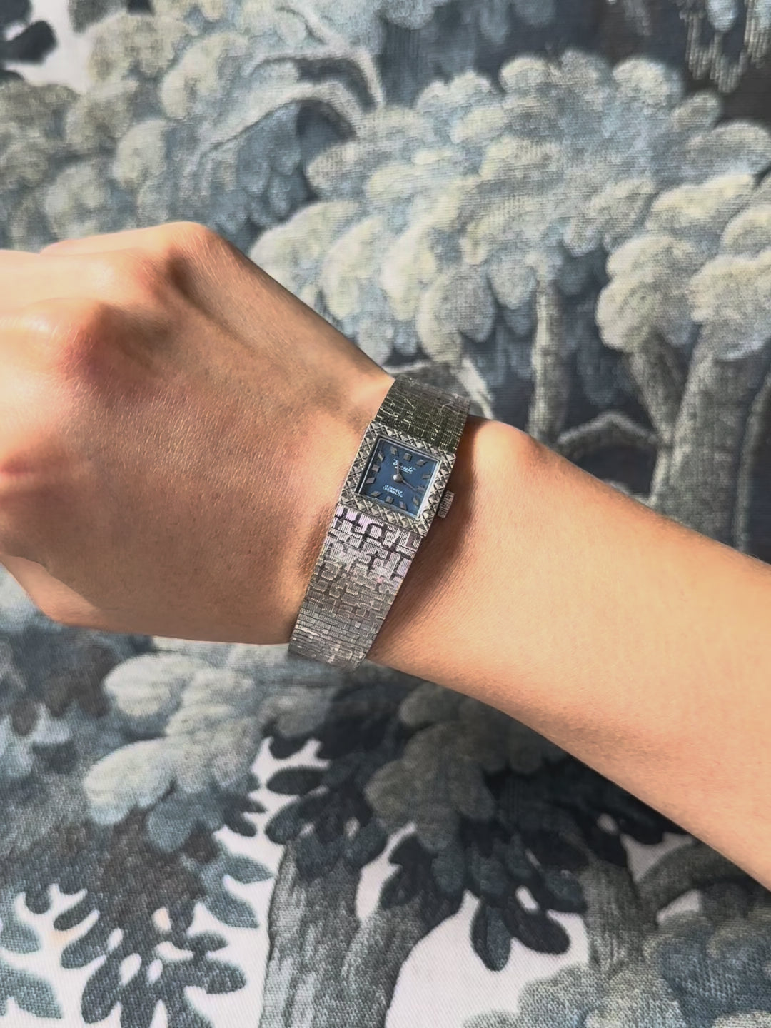 1970s Everite blue square dial silver-plated mechanical watch