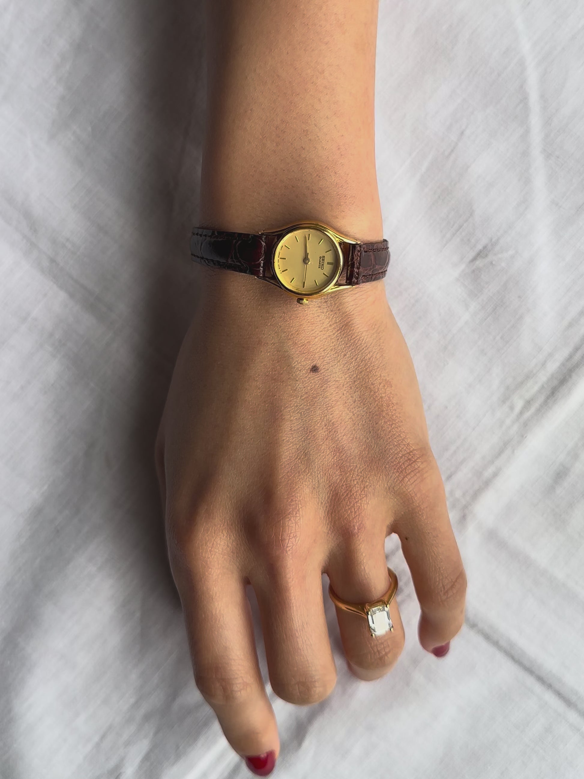 1980s Seiko round brown leather quartz watch