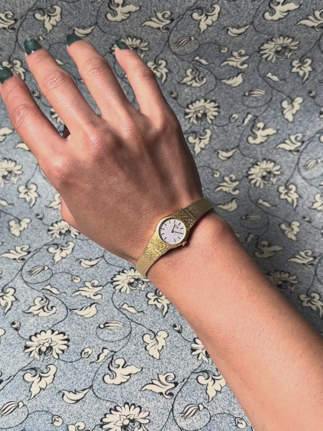 1980s Seiko gold-plated round quartz watch