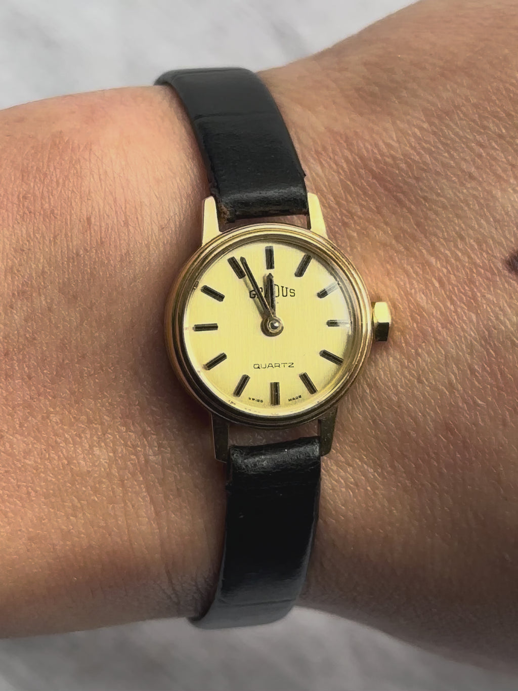 1980s Gradus Gold Round Black Leather Quartz Watch
