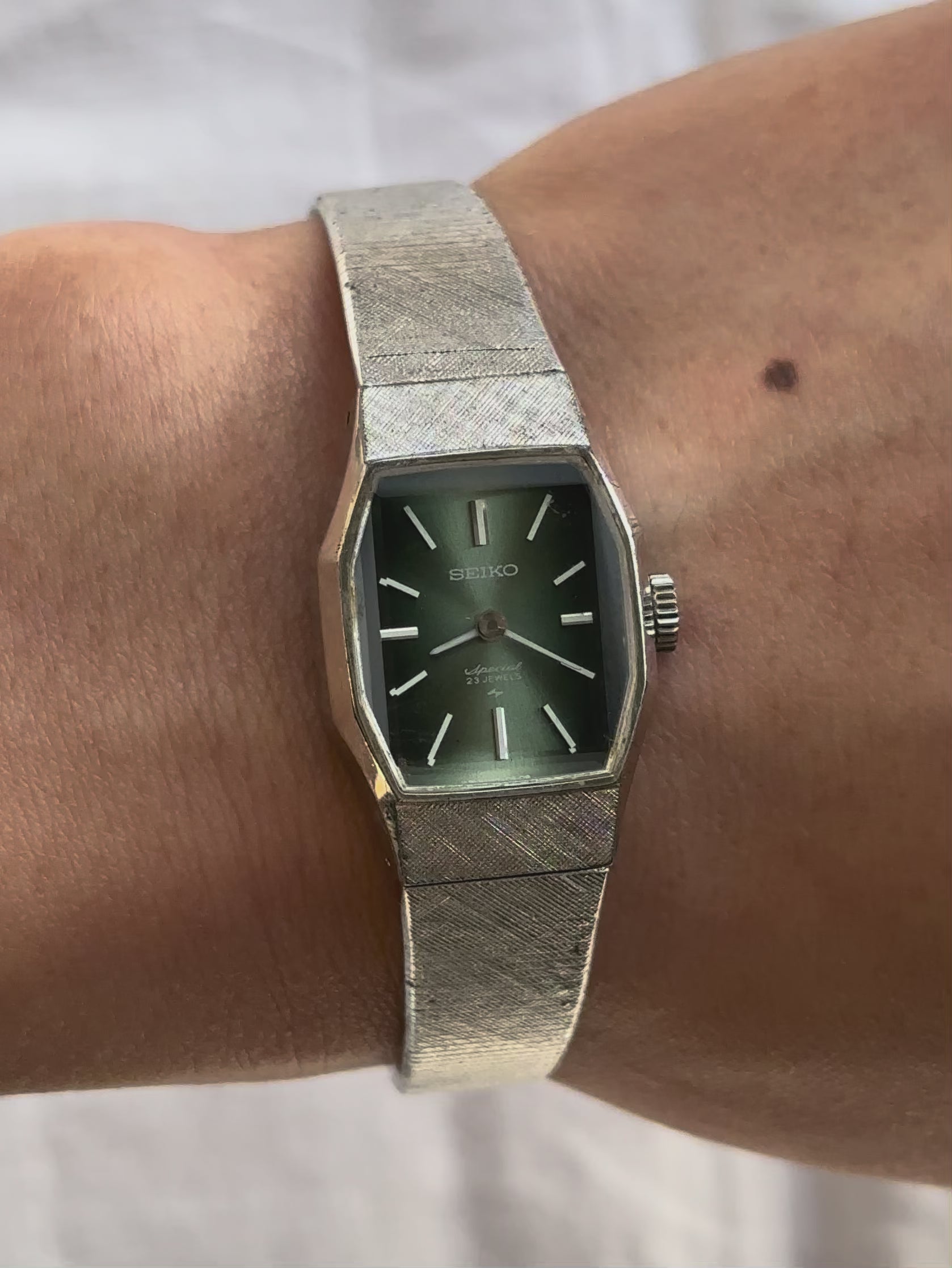1970s Seiko green dial silver-plated mechanical watch