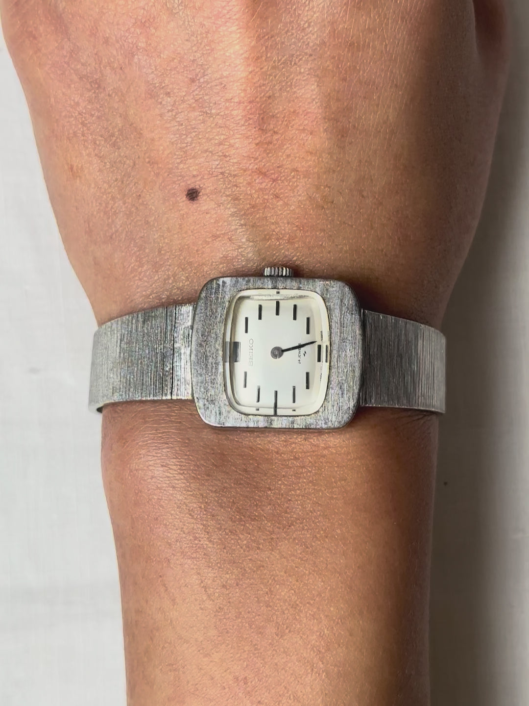 1970s Seiko silver-plated bar dial mechanical watch